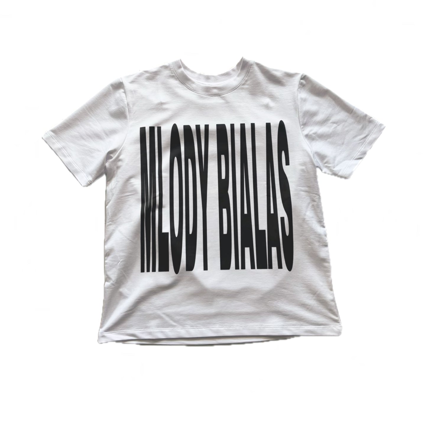 MLODY BIALAS TEE